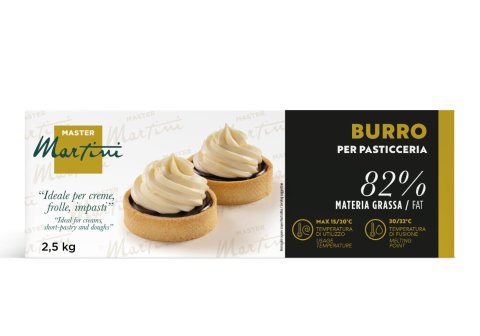 Master Martini Burro per Pasticceria butter packaging, 2.5kg box, 82% fat, showing two cream-topped pastry tarts.