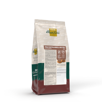 Bag of Master Martini Gran Centramerica Neo 13% milk chocolate discs, cream, green, and maroon packaging.