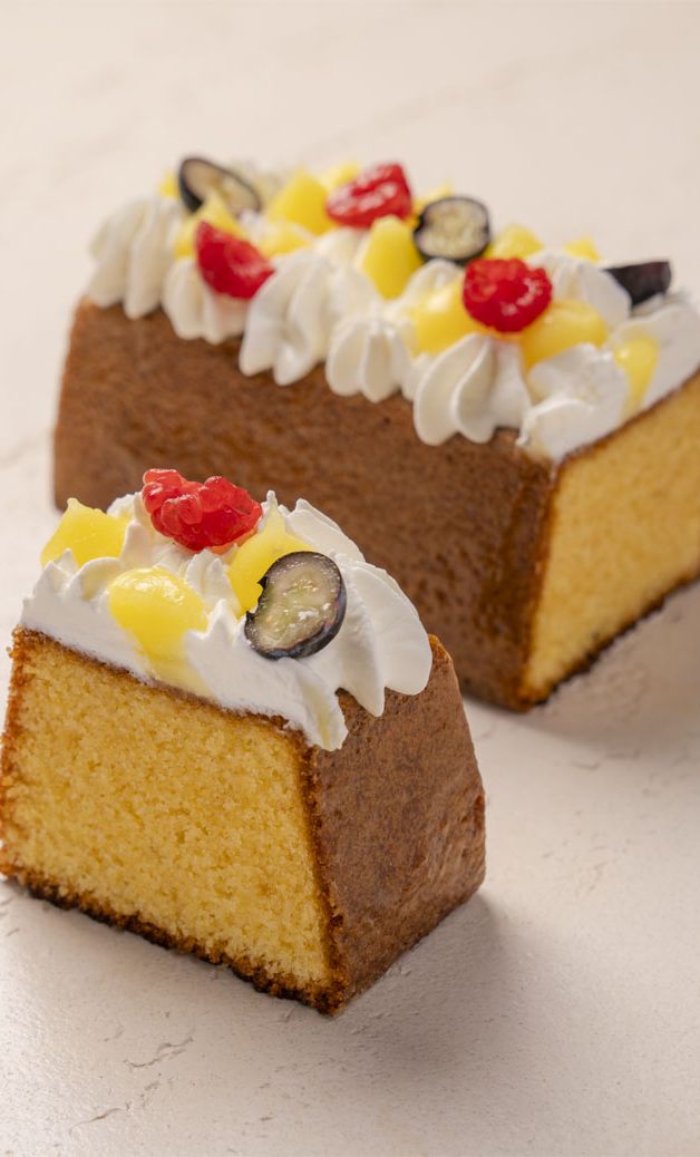 Yogurt Plumcake